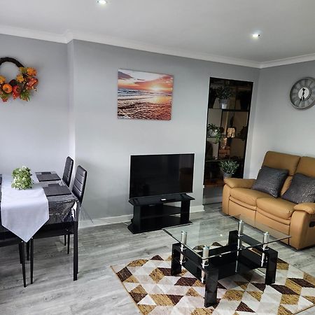 Fm Homes & Apartments 3 Bedroom Motherwell Eksteriør billede