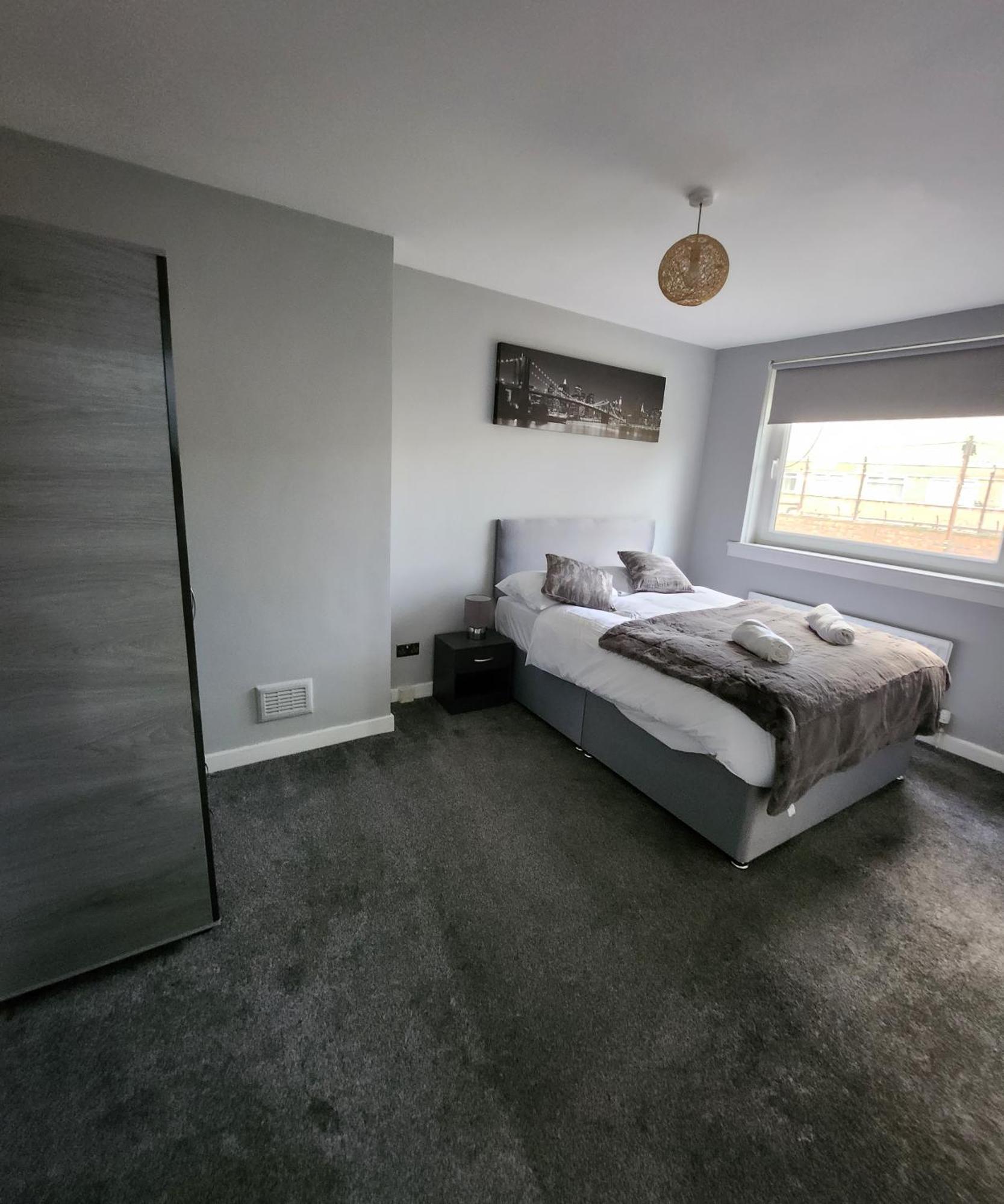 Fm Homes & Apartments 3 Bedroom Motherwell Eksteriør billede